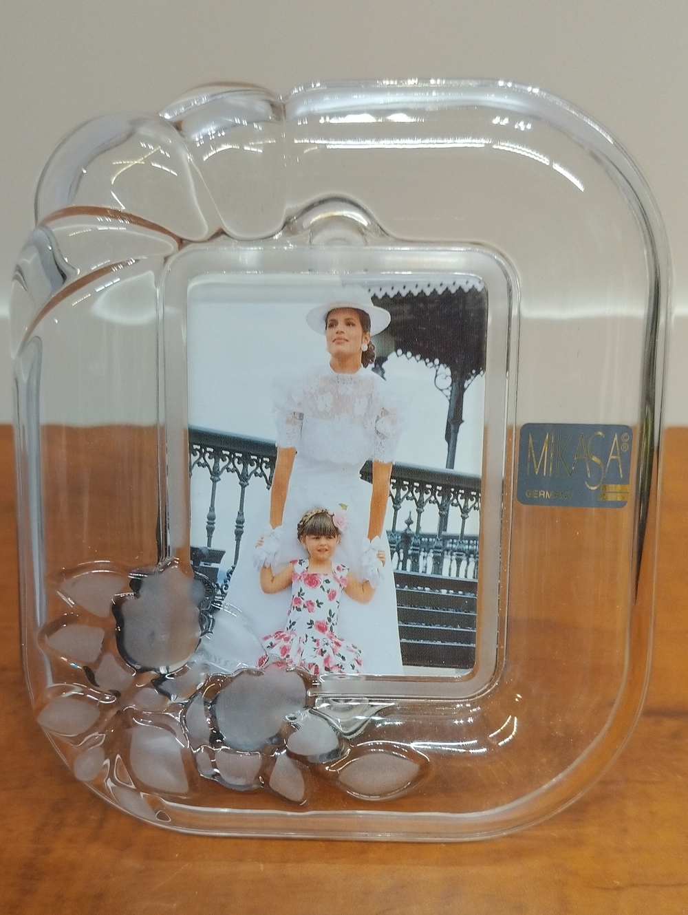 Mikasa 2.5x3" Clear Glass Picture Frame with Frosted Floral Accents - Vintage